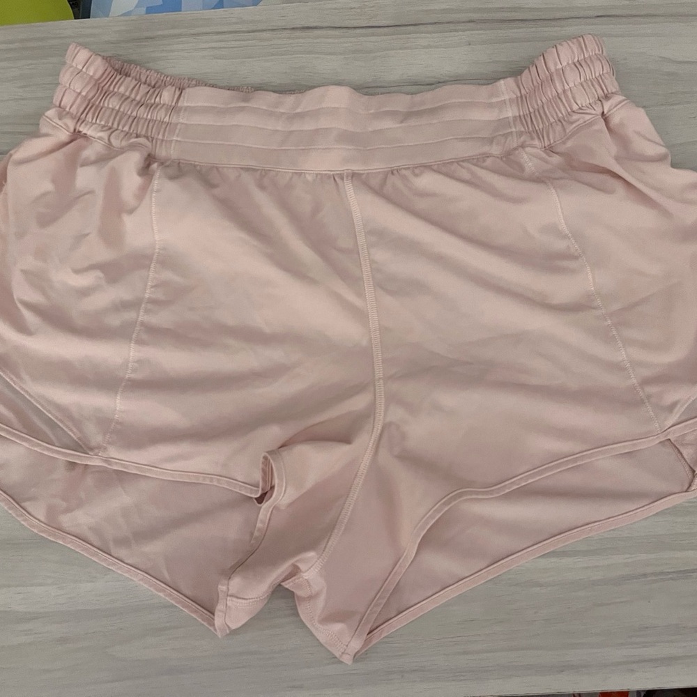 Lululemon Hotty Hot High Rise shirts 2.5 inch in Strawberry Milkshake - size 16
